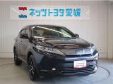 シャープなヘッドライトが先進的です。