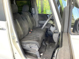 運転席シート廻りは使用感も少なく、良好な状態となっています。丁寧に使われていたことがよくわかりますね。