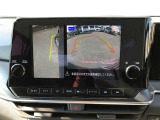 左サイドの死角をモニターに映して安全運転をサポートする便利な【サイドカメラ】が付いています!