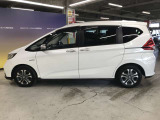 エンジンルーム、室内、クリーニング済みです。厳選したお車を屋内展示場にて展示中☆車両品質には自信がございます!ぜひ一度ご来店ください!!