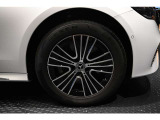 メルセデスの認定中古車「サーティファイドカー」では、万一お車が故障した場合も、ご購入後1年間もしくは2年間※は走行距離にかかわらずメルセデス・ベンツ正規サービスネットワークで無料修理いたします
