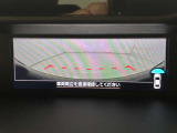フロントカメラモニターも付いてます。見通しの悪い交差点など、左右の安全確認に助かります。
