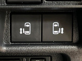 【両側パワースライドドア】スマートキーや運転席のスイッチで後席両側スライドドアの開閉が可能♪電動だから力を入れてドアを開ける必要が無く、小さなお子様でも簡単に開け閉めでき快適です♪