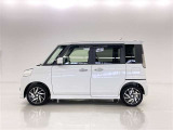 両側パワースライドドア付きだから、狭い駐車スペースなどでの 乗り降りラクラク!小さなお子さまのいるご家庭には嬉しい装備。