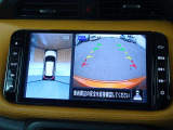 アラウンドビュー☆空から見下ろすような視点で、スムーズな駐車と安全確認をサポート!運転の心強い味方になってくれます♪