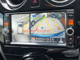 ガイドライン機能付きのリアカメラが装備されておりますので、後退時にとても便利です。