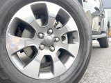 ●純正18インチアルミホイール:輸入車ならではの卓越した走りを支えるホイールと足回りです!日本車の走りに慣れている方にもぜひ体感して頂きたいほど、高いレベルでまとまっています!