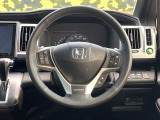 インテリアに合わせたデザインのステアリングは、運転される方のことも考え、運転しやすい形状、大きさです。是非一度、実際に触ってお確かめください。