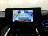 車庫入れなどでバックする際に後方確認ができて便利です。車庫入れ苦手な人もこれで安心!!