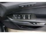 運転席ドアスイッチ回りの画像です。