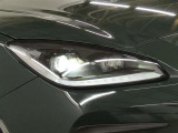 LEDヘッドライトです。デザイン性がよくとても明るいので、夜間の走行や悪天候でも安心です。しかも長寿命!