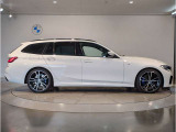 BMWでは重量配分にもこだわりがあり、FRモデルでは50:50とFFモデルでも60:40と前後の重量バランスにこだわり、軽快なハンドリングを実現しております。