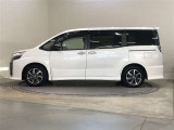 両側パワースライドドア付きだから、狭い駐車スペースなどでの 乗り降りラクラク!小さなお子さまのいるご家庭には嬉しい装備。