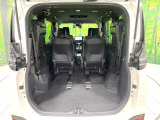 普段のお買い物や通勤、送迎等に十分な荷室スペースを確保しております。セカンドシートを倒すと、大きな荷物の積載も可能です♪