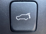 【パワーバックドア】スマートキーや運転席のボタンを押すだけでリアゲートが自動で開閉します!荷物を持っている時や、高い位置にあるバックドアを閉める際に便利な機能です♪