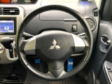 【純正革巻きステアリング】上質な革を使用することで、手にしっかり馴染みとても運転しやすいハンドルです♪