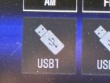 USB接続できます。スマホと接続して音楽を楽しんでください。