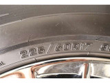225/60R17    車両装着タイヤサイズです。 タイヤのご相談もトヨタモビリティ石川にお任せください