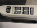パワーウィンドゥ 運転席ドアスイッチ照明付です。電動格納ミラーも手元でワンモーションで可能です。