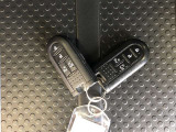 キーフリーシステム搭載!スマートキーをポケットやカバンに入れておくだけでドアの施錠・開錠やエンジンスタートの操作が簡単です!