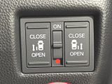 【両側パワースライドドア】スマートキーや運転席のスイッチで後席両側スライドドアの開閉が可能♪電動だから力を入れてドアを開ける必要が無く、小さなお子様でも簡単に開け閉めでき快適です♪