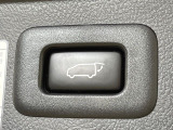 【パワーバックドア】スマートキーや運転席のボタンを押すだけでリアゲートが自動で開閉します!荷物を持っている時や、高い位置にあるバックドアを閉める際に便利な機能です♪