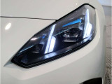 BMWの伝統の丸目4灯ヘッドライトでございます。LEDライトで視認性もよく明るく安全性の向上につながります。