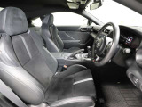 スタイリッシュな室内で運転もしやすいです♪使い勝手の良い配置も考えられています!!