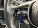 ステアリングにオーディオ操作スイッチが付いています。オーディオ画面に直接タッチしなくても操作が出来ますので、運転に集中できます。