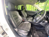 運転席シート廻りは使用感も少なく、良好な状態となっています。丁寧に使われていたことがよくわかりますね。