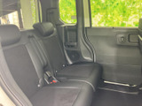 運転席側後部座席