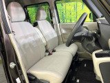 運転席シート廻りは使用感も少なく、良好な状態となっています。前オーナー様が丁寧に使っていたことがよくわかりますね。