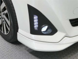 スマートキーを携帯していればキーを取り出さずにドアを施錠&解錠。クルマの始動も可能です。