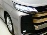 LEDヘッドライトです。デザイン性がよくとても明るいので、夜間の走行や悪天候でも安心です。しかも長寿命!