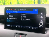 【メーカー純正ナビ】インテリアに溶け込むスタイリッシュな「専用設計」メーカーナビを装備♪視認性や操作性など基本性能にも優れ、より上質なカーライフをお楽しみいただけます。