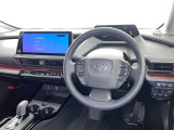運転席まわりです。 各操作スイッチは使いやすい位置に配置されてます。