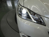 1灯の光源でハイ・ローを切り替えられるBi-Beam LEDヘッドランプ&LEDデイライトです。