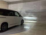 LEDヘッドランプです。十分な明るさを保ちつつも消費電力が少なく、バルブ寿命も長いのが特徴です。瞬時にMAXの光量を発揮するのもLEDならではです。