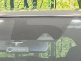 【インテリジェントエマージェンシーブレーキ】フロントカメラで前方の車両や歩行者を検知。衝突しそうな時は衝突被害軽減ブレーキが作動、衝突回避をサポート。より安全にドライブをお楽しみいただけます。