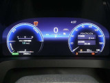各操作スイッチは使いやすい位置に配置され、とっても見やすいメーターです。夜間時はラグジュアリーな気分にさせてくれる照明が魅力ですので、夜のドライブも楽しみになりますよ♪