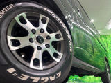 【TRD15インチアルミホイール】外観にマッチしたアルミホイールを装着しております。各種アルミホイールや、スタッドレスタイヤも取扱いしております。是非ご相談ください♪