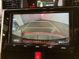 バックガイドモニターで、後方を確認しながら安心して駐車することができます。運転初心者も熟練者も必須の機能ですよ!