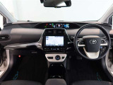 高いホールド性で運転姿勢が安定します。長距離ドライブでも疲れにくいのが魅力です。快適なドライビングライフをお送りください♪