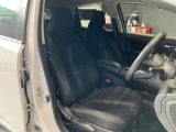 運転席まわりです。運転席からの視界が左右に広く隅々まではっきりと見渡せます!クルマの前端も把握しやすく安心して運転できます!
