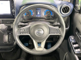 【純正革巻きステアリング】上質な革を使用することで、手にしっかり馴染みとても運転しやすいハンドルです♪