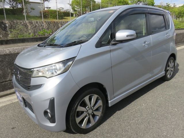 eKカスタム T ステレオなしですバックカメラ本体あり