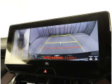パノラミックビューモニター付きです。車両を上から見たような映像をディスプレイオーディオ画面に表示。運転席からの目視だけでは見にくい、車両周辺の状況をリアルタイムでしっかり確認できます。