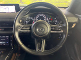 【ステアリングスイッチ】運転中、前方から目線をそらすことなく、オーディオ等の操作が可能な便利機能!安心&快適なドライブを演出してくれます♪