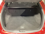 荷室容量も実用面では十分な水準にあり、日常の買い物からご家族での移動、旅行まで幅広く対応できます!特別に広いわけではありませんが、「不足を感じにくい」、バランスが取られているのが特長!