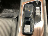 美しく、誰もが使いやすいデザインの電制シフト!